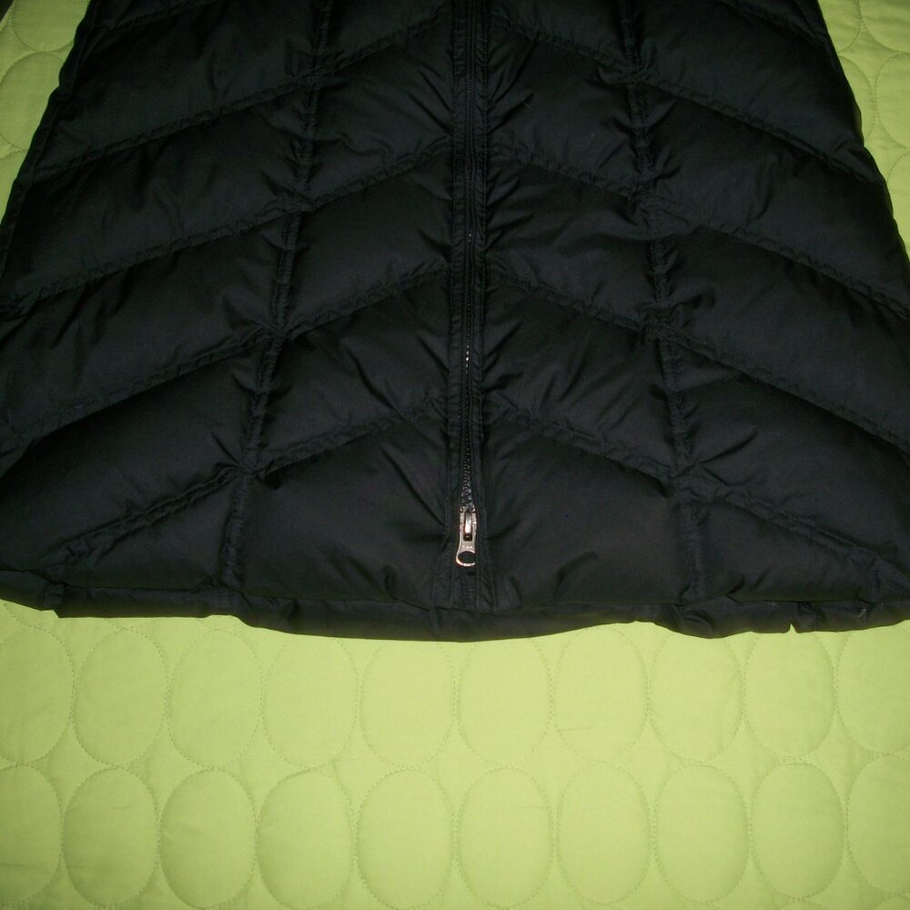 Patagonia Women's Black Down Puffer Coat with Hood - Picture 5 of 16
